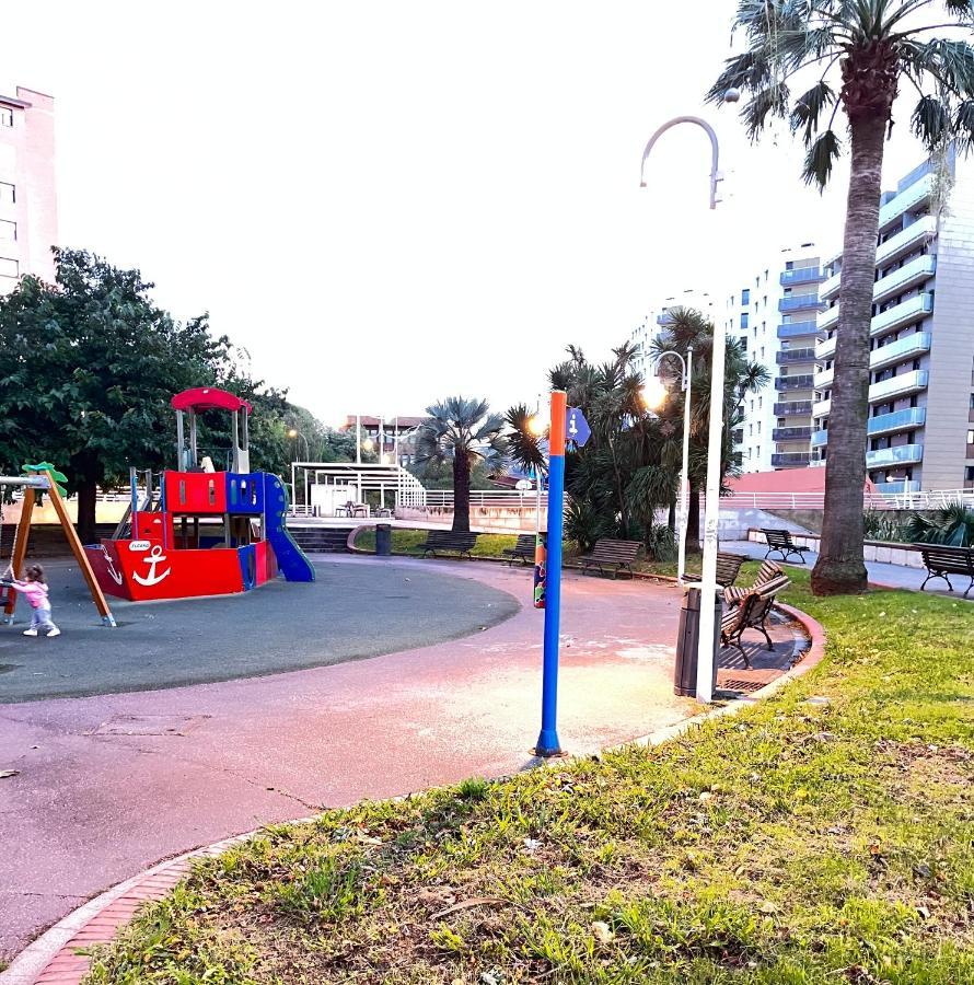 Small Lux Beachcity Close To The River,Metro And Parking Bilbao Exterior photo