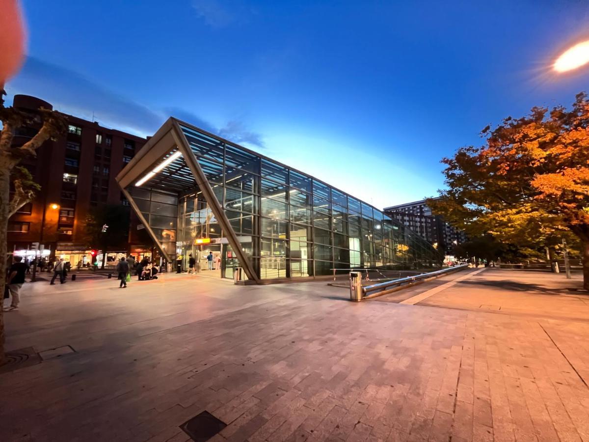 Small Lux Beachcity Close To The River,Metro And Parking Bilbao Exterior photo